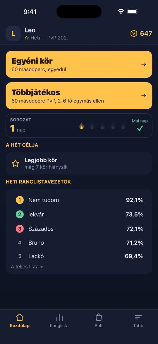 Képernyőkép: a kezdőlap a játékmódokkal és a hét céljával